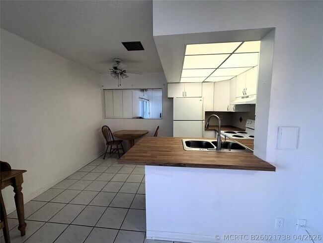 Photo - 1701 Buchanan St Unit 203