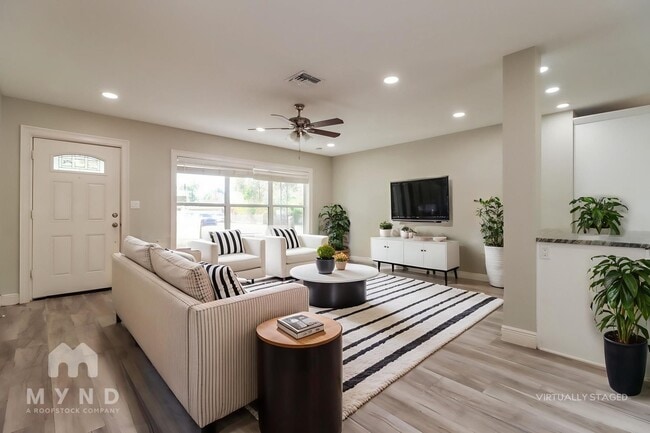 Photo - 1560 Palmetto St