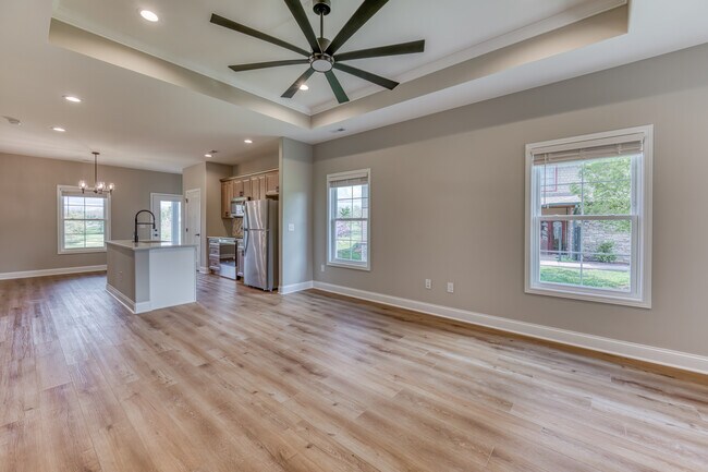 Photo - 319 Monroe Dr