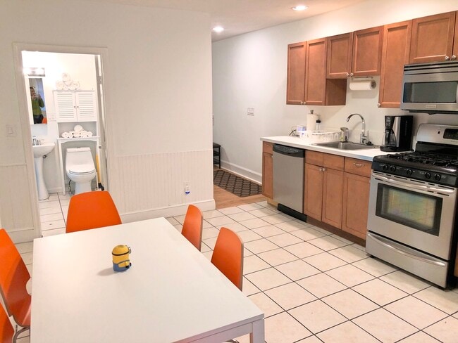 Photo - 130 W 8th St Unit 1