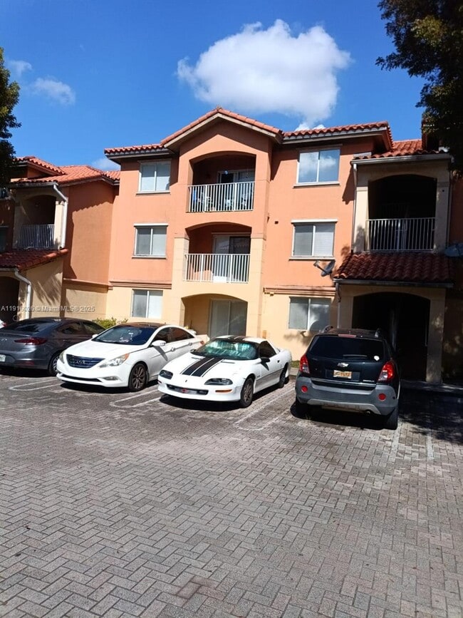 Building Photo - 17602 NW 25th Ave Unit 203