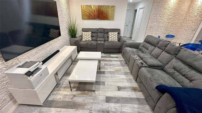 Photo - 4751 NE 10th Ave