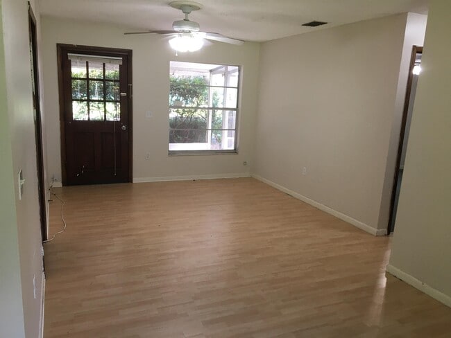 Photo - 1450 E Church St