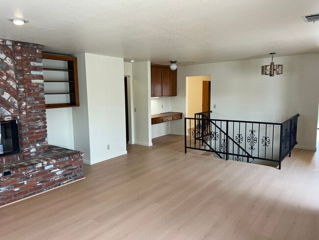 Photo - Grand Ave Barakat Unit #621