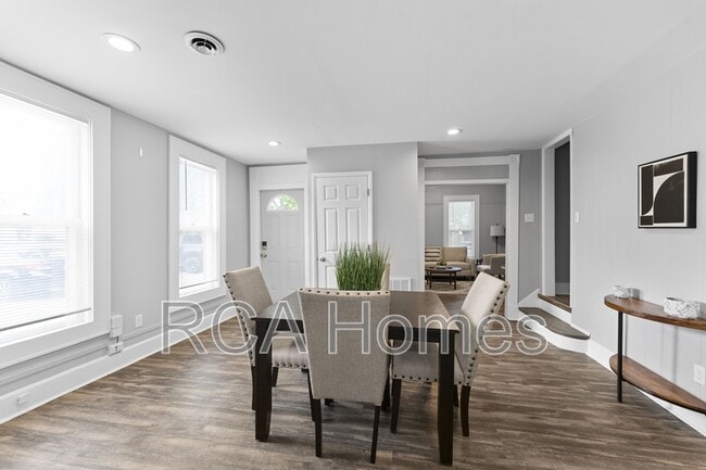 Photo - 1448 Woodlawn Ave