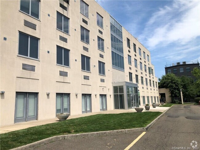Building Photo - 49 Day St Unit 206 Rental