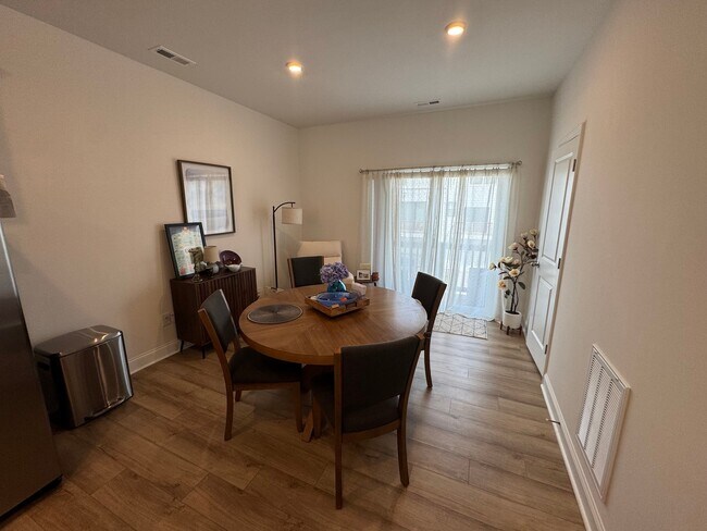 Photo - 5009 Layman Dr
