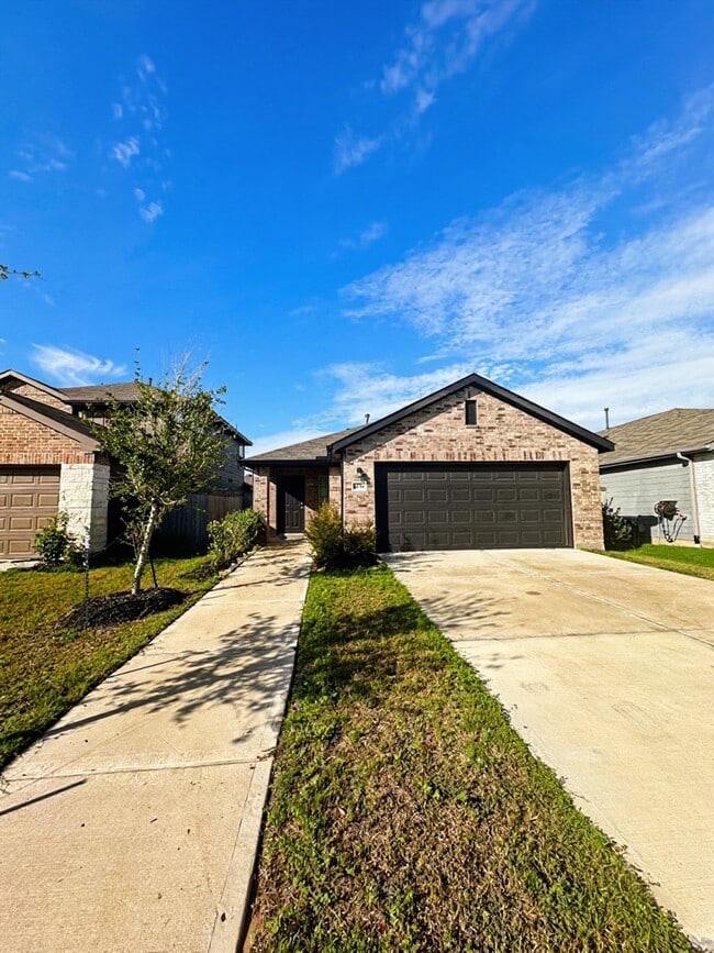 4538 Pinehurst Trce Dr