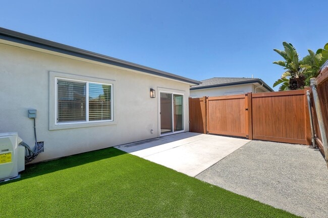 Photo - 6838 Tower St