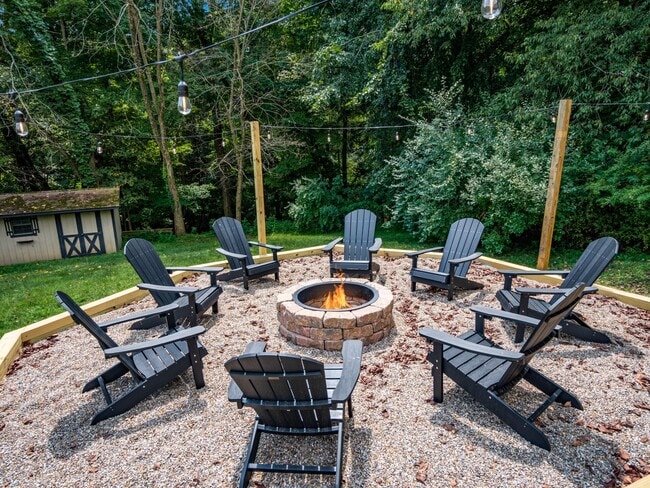 Photo - 305 Ridgeway Dr
