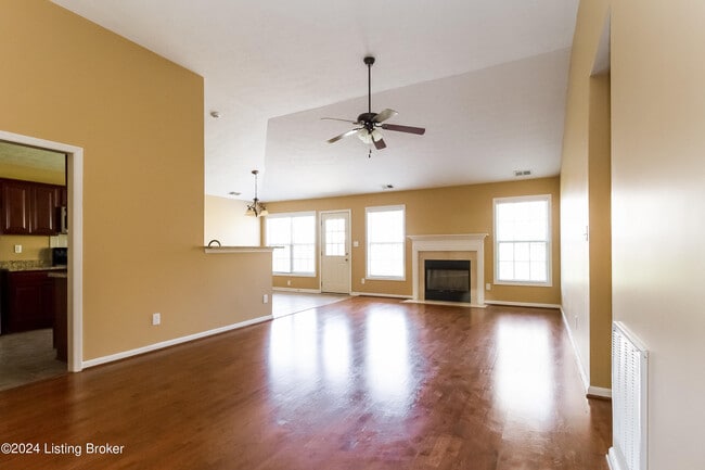 Photo - 1911 Belay Way