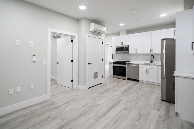 Photo - 80 Romaine Ave