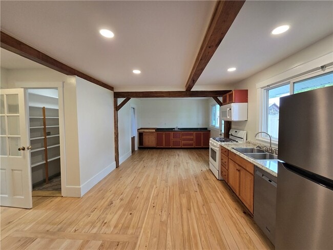 235 Lighthouse Rd