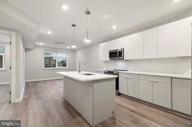 Photo - 3449 Scotts Ln Unit B203