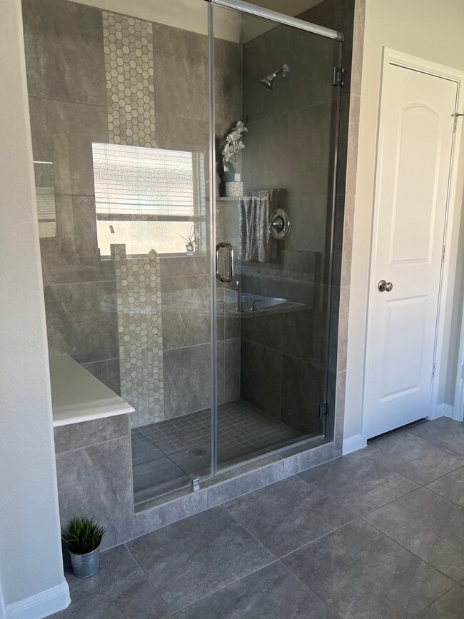 Photo - 6214 Scott Way