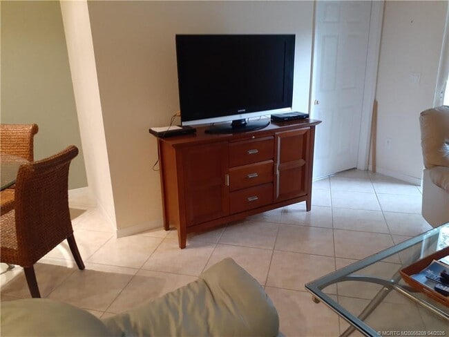 Photo - 1571 SE Hampshire Way Unit 104