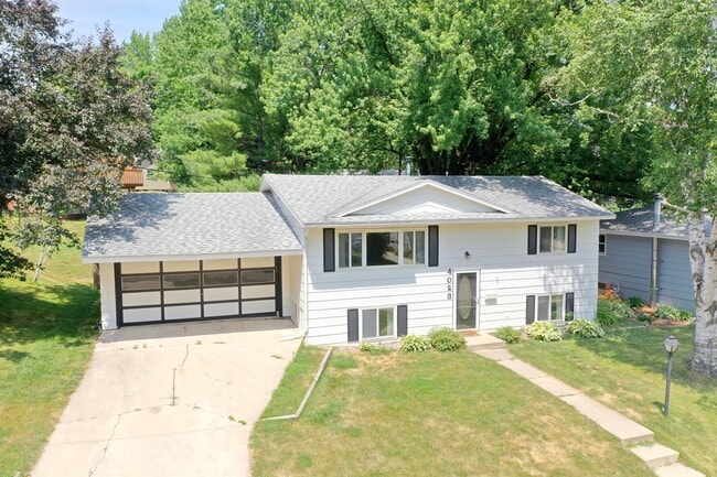 Building Photo - 4023 5th Pl NW