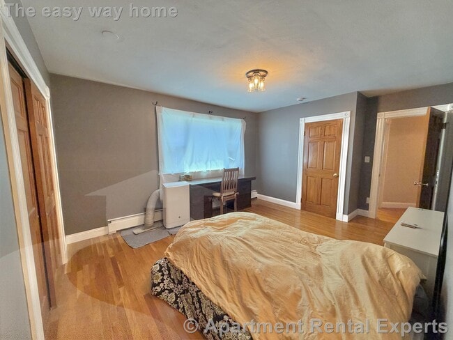 Photo - 82 Munroe St Unidad #12