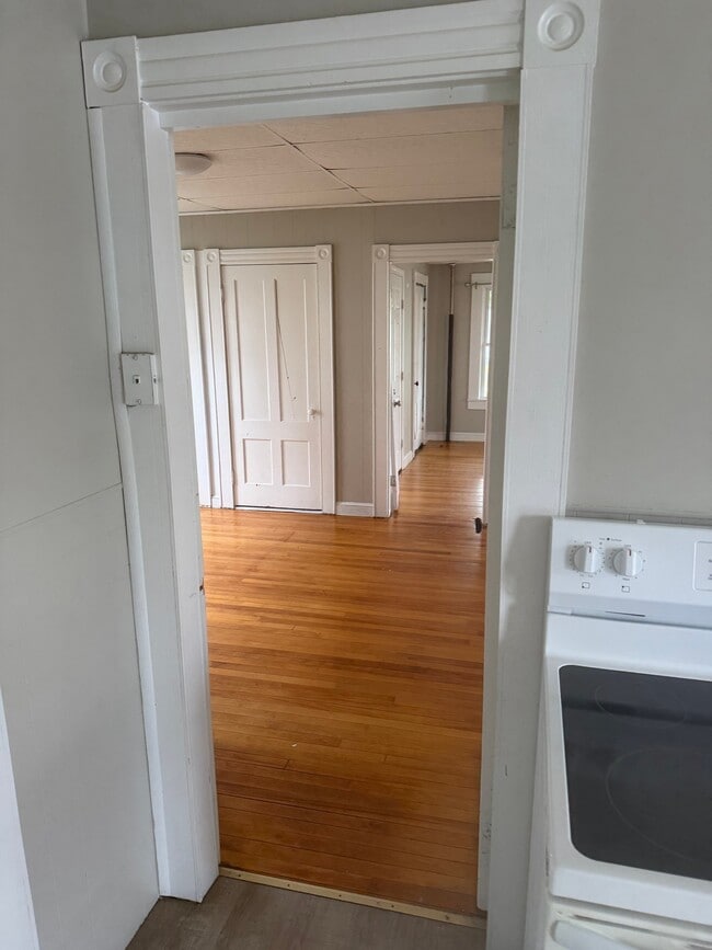 Building Photo - 25 1st St Unit 1