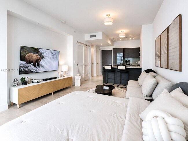 Photo - 1080 Brickell Ave Unidad 1705
