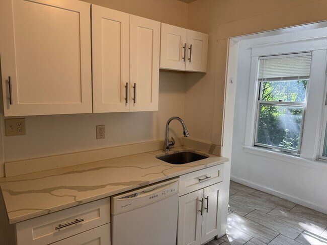 Photo - 5710 Beacon St Unidad B