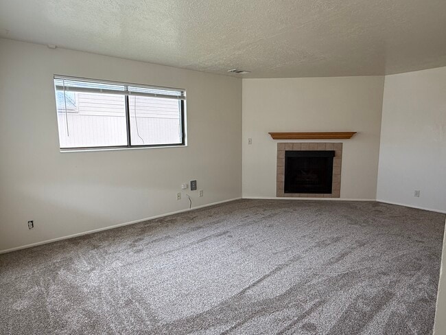 Photo - 2196 w 5600 s