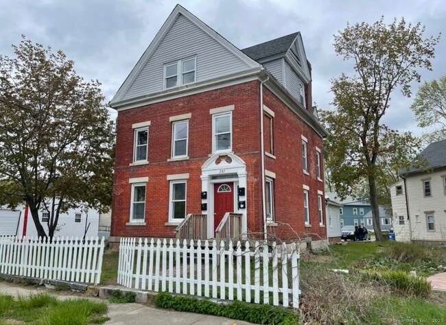 Building Photo - 287 W Main St Rental