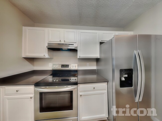 Photo - 4417 Woodlawn Dr