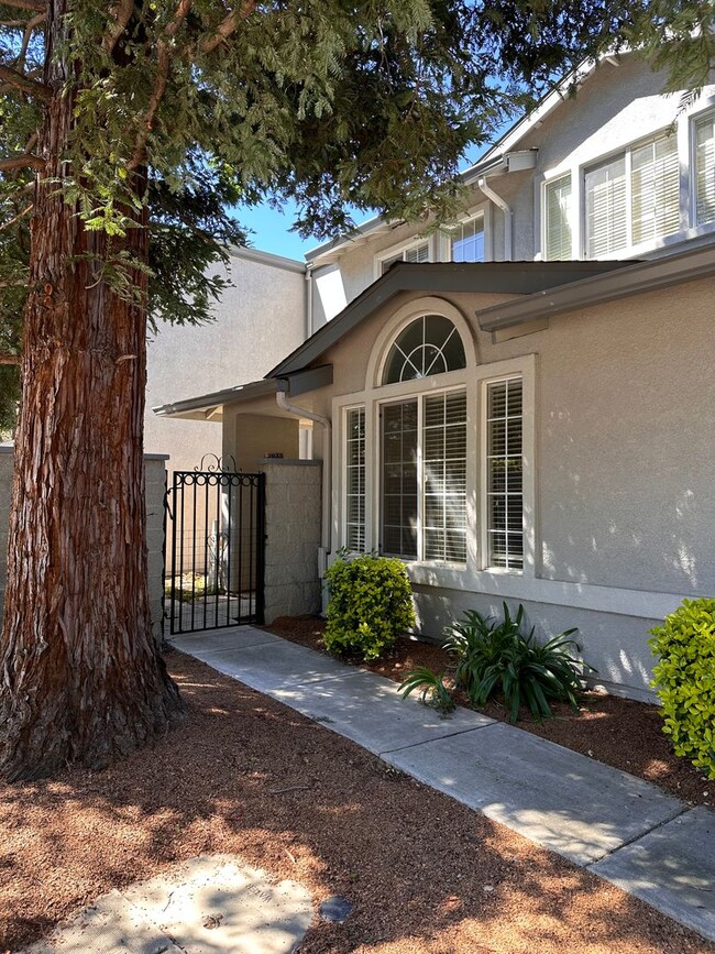 3 Bedroom, 2 Bathroom Home in Sequoia Vill... - 3 Bedroom, 2 Bathroom Home in Sequoia Vill...