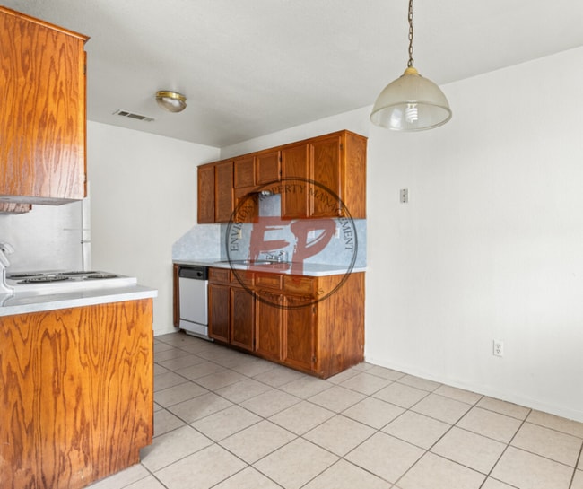 Photo - 2324 Breezy Dr