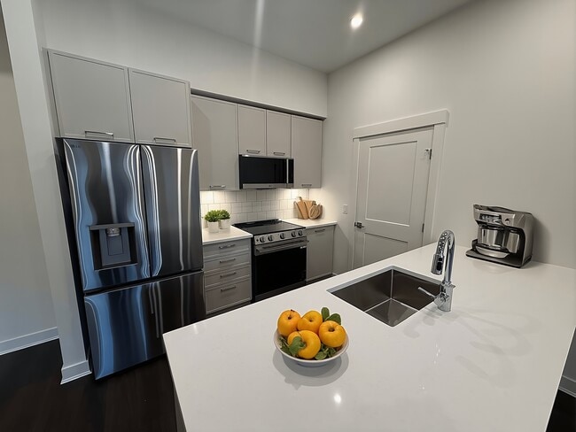 Building Photo - 5382-200 200 St