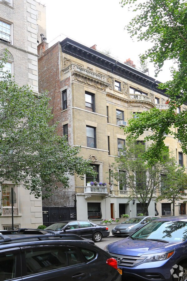 Photo - 331 W 89th St