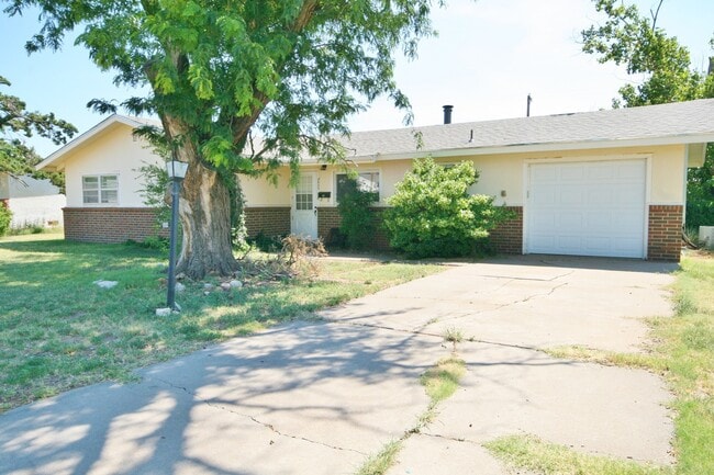 Building Photo - 3 Bed, 2 Bath, Highland School District