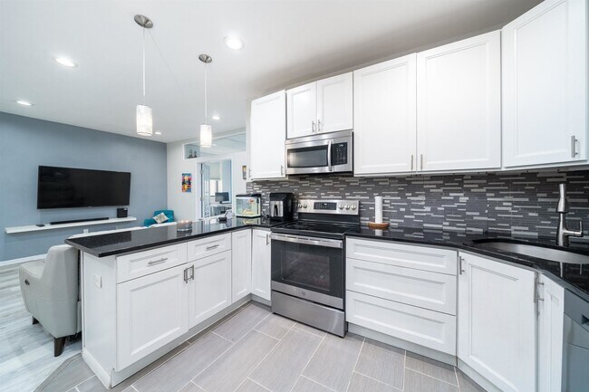 Building Photo - 75 Liberty Ave Unit D23 Rental