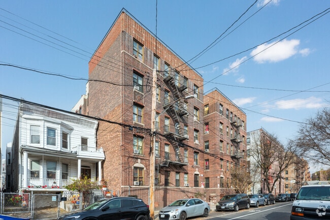 Building Photo - 3279-3281 Hull