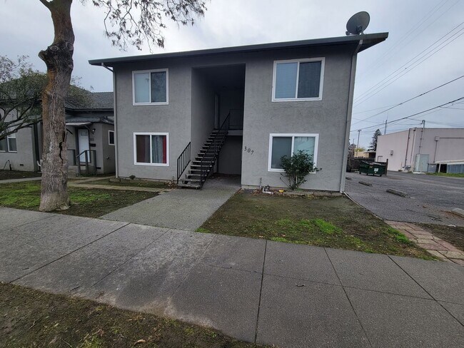 Building Photo - 1 Bedroom 1 Bath Apartment in Orland! Unit 307 Colusa St. - D