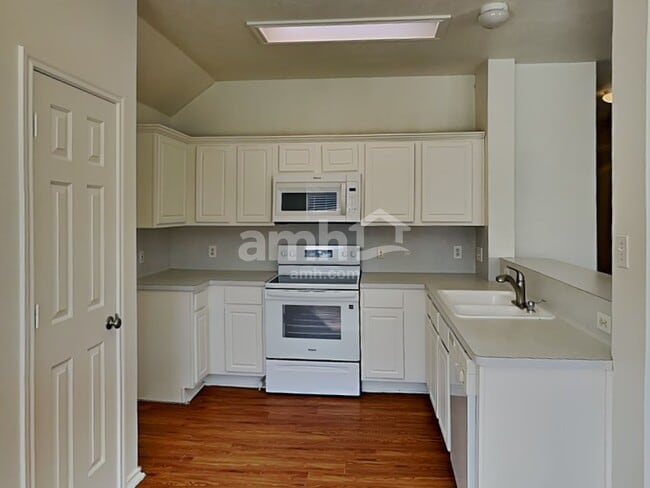 Photo - 5214 Flax Bourton St