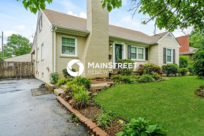 3 Bedroom Pet-Friendly Home in Louisville, KY with Main Street Renewal