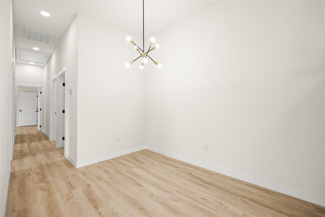 Photo - 9709 Pelsey St