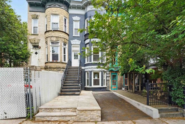 Building Photo - 52 Brinkerhoff St Unit 1 Rental