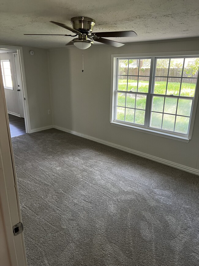 Photo - 230 N Holly Ave