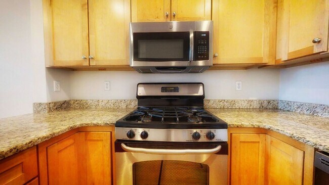 121 2nd St