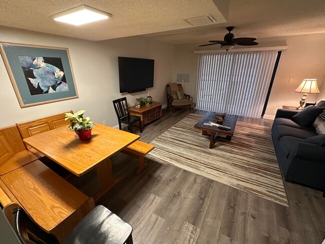 Photo - 7101 Ridgewood Ave Unit 209