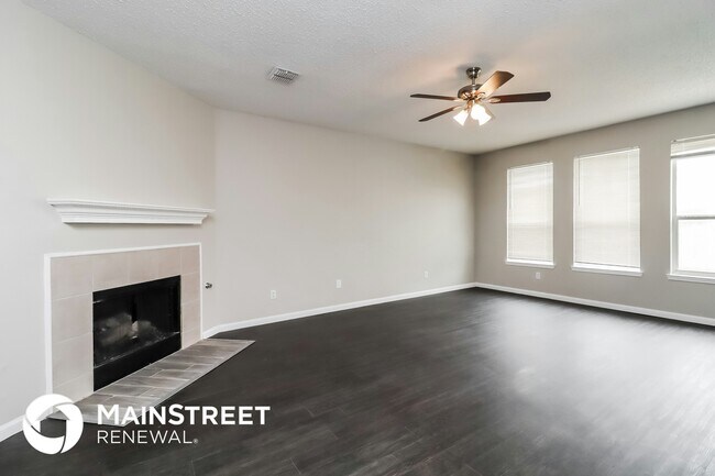 Photo - 305 Arbor Glen Dr