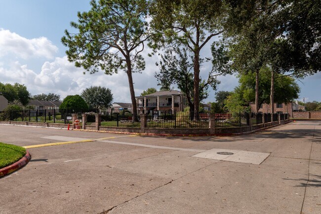 Building Photo - 8486 Ariel St