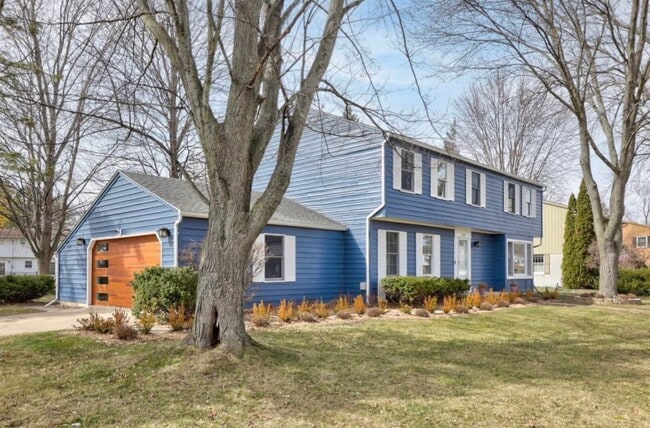 Building Photo - The Space You’ve Been Waiting For — 4 Beds, 2.5 Baths in Saginaw Township