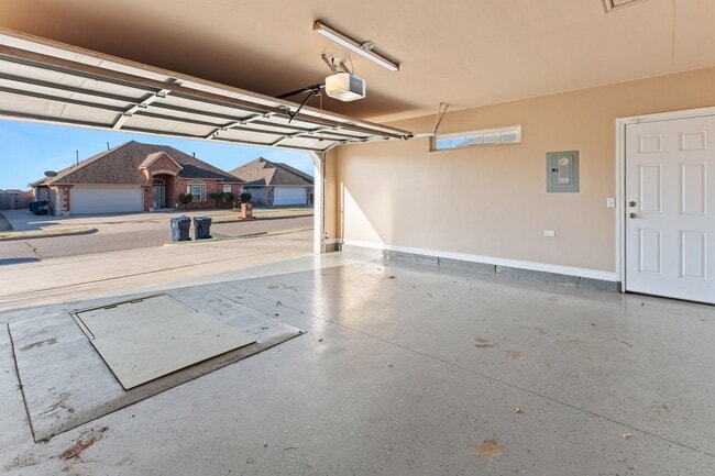 Building Photo - 2809 SW 92nd Ct