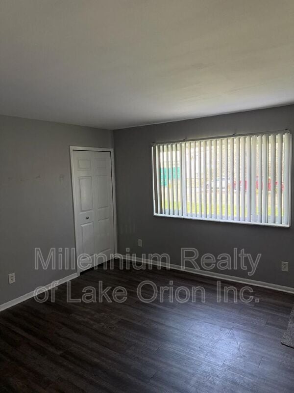 Photo - 80 Myron St Unit #1