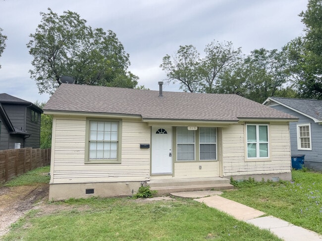 Photo - 713 Harris Ave