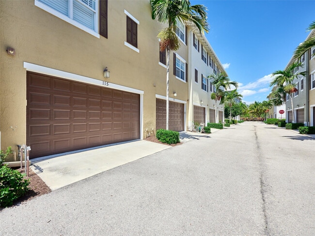 Photo - 115 E Coda Cir